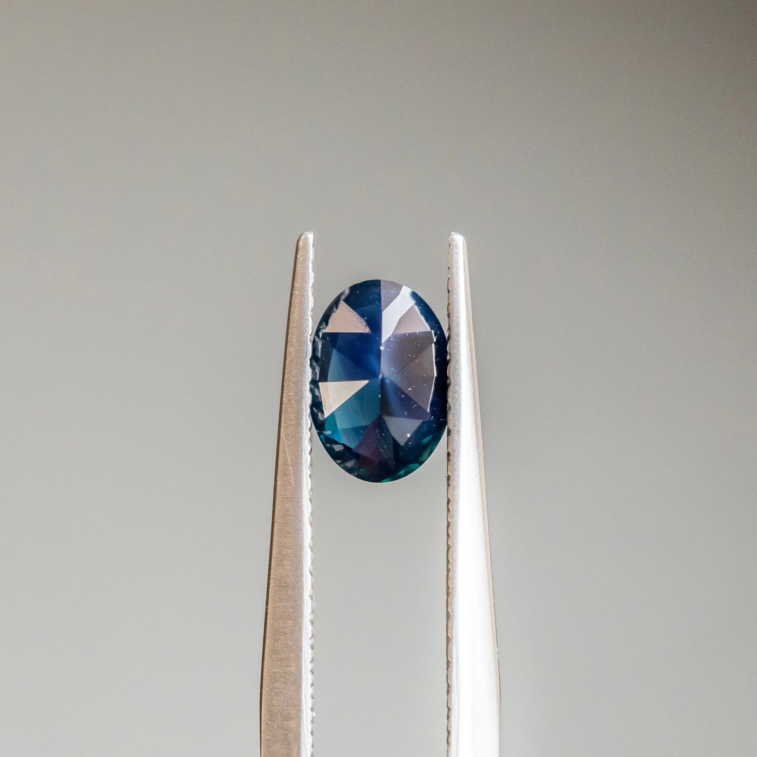 1.03CT OVAL NIGERIAN SAPPHIRE, DEEP OCEAN BLUE, 7.03X5.06X3.54MM, UNTREATED