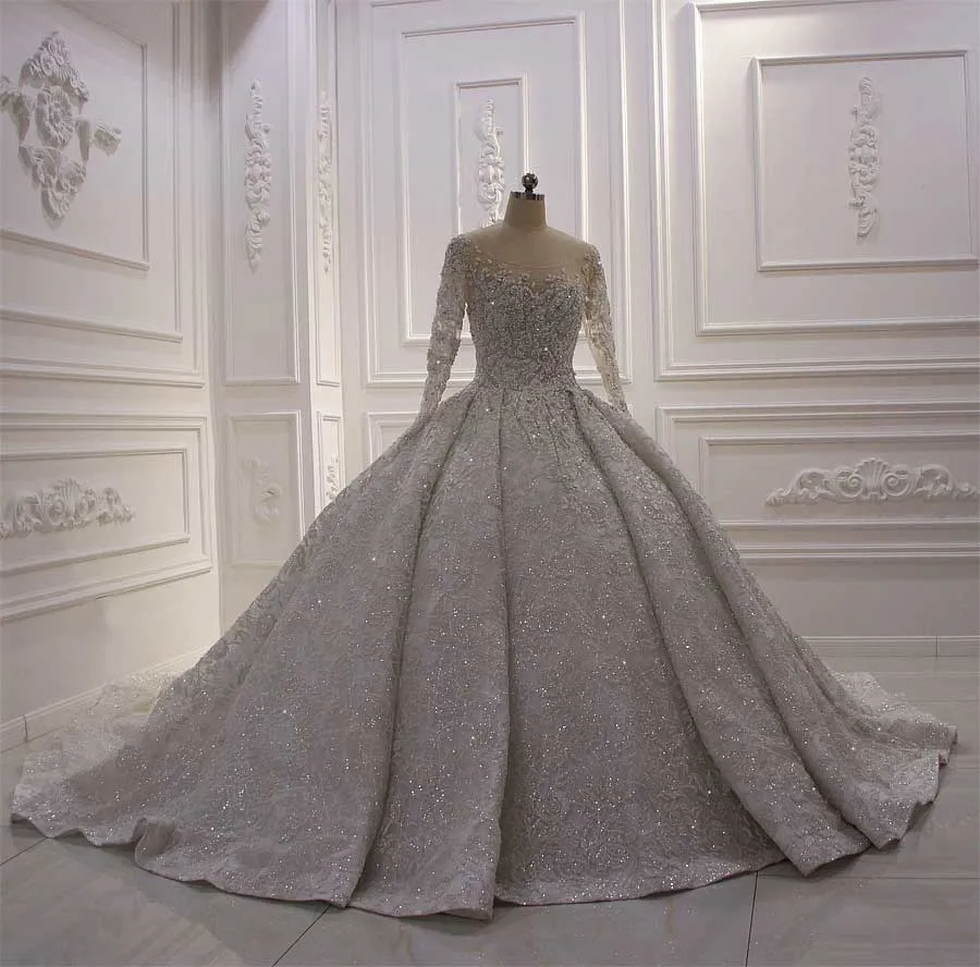 AM642 Long Sleeves Lace Appliqued Keyhole Back ball gown luxury Wedding dress