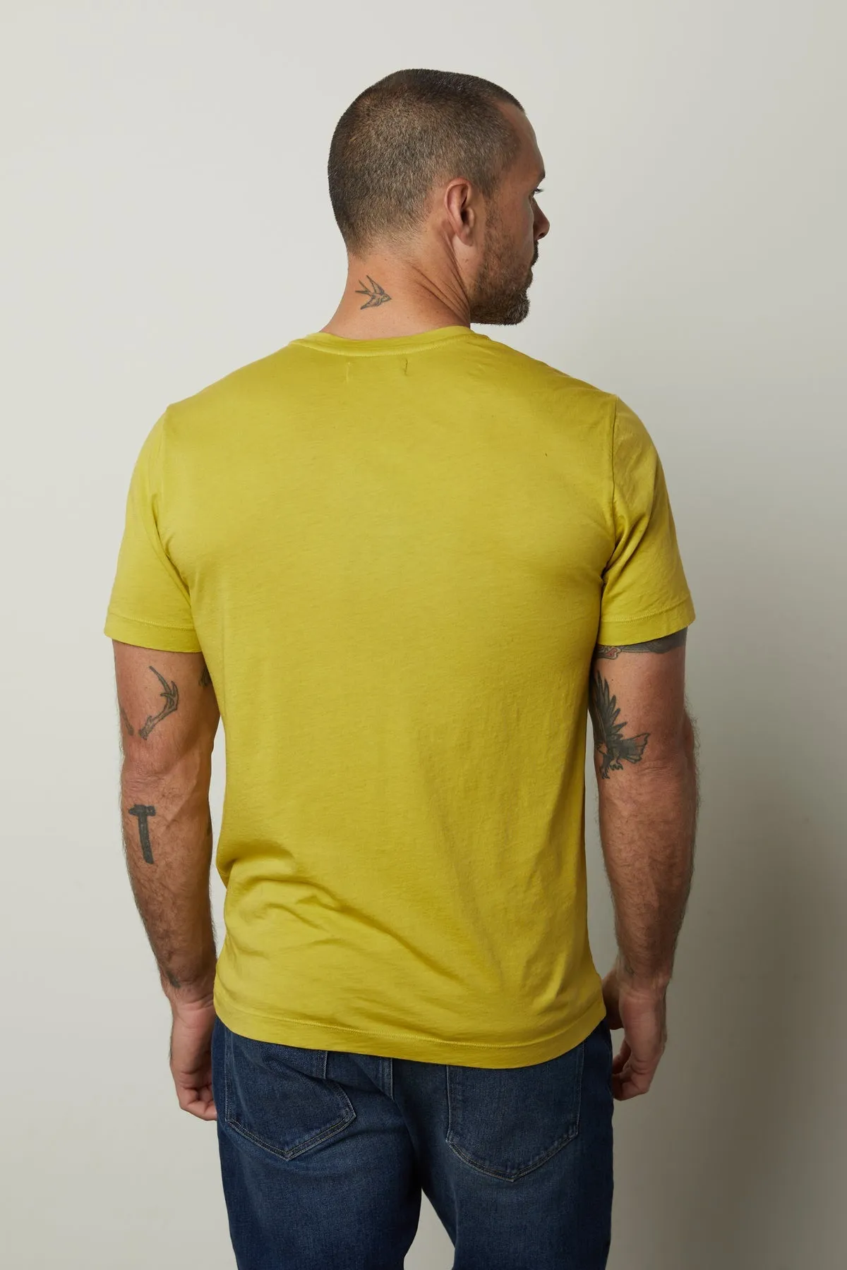 HOWARD WHISPER CLASSIC CREW NECK TEE