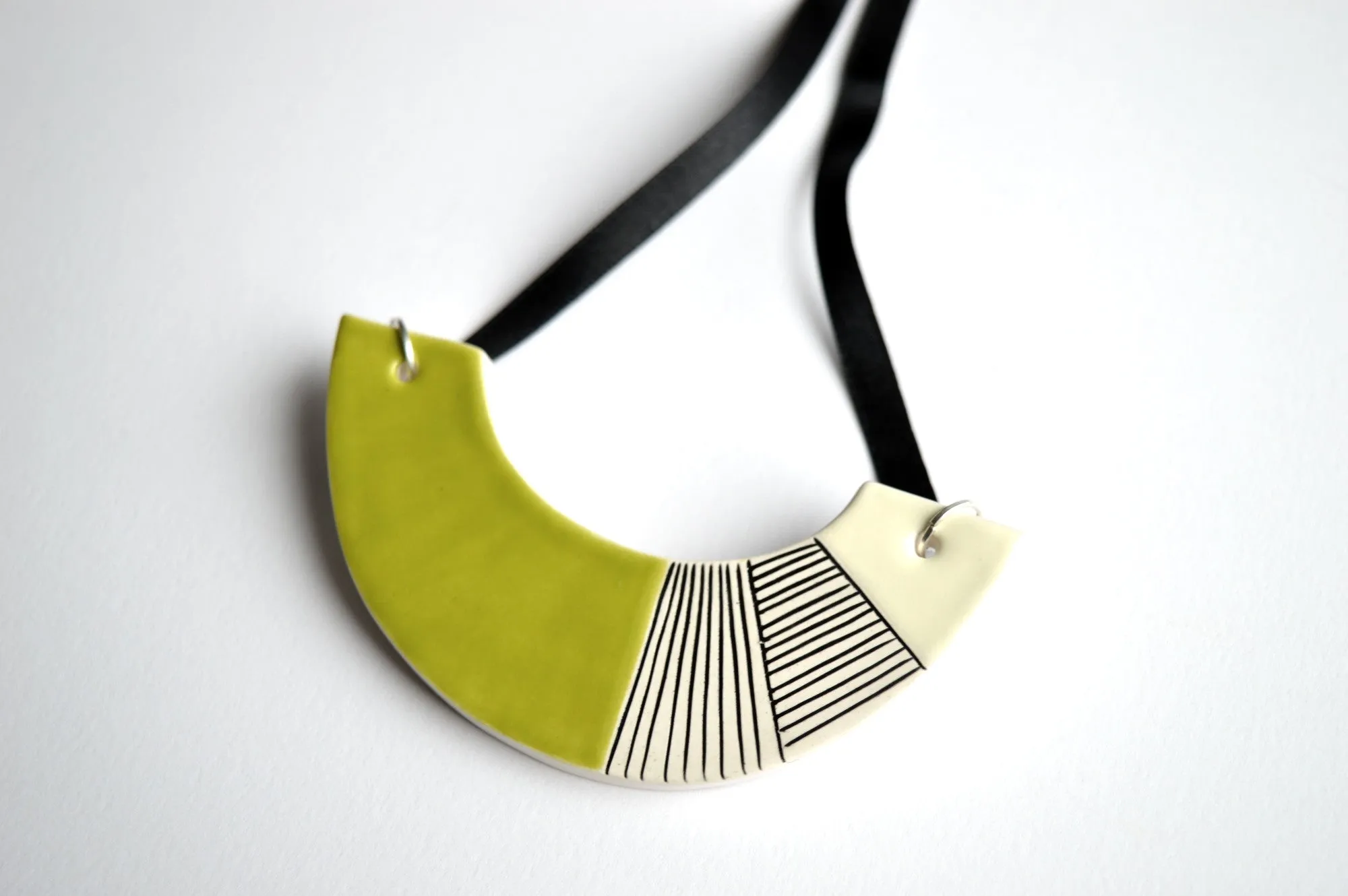 Original statement necklace - lime green