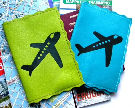 Retro Plane Scalloped Leather Passport Cover